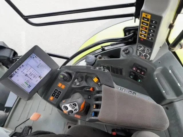 Occasion Claas ARION650 à ANTIGNY chez Groupe OUVRARD