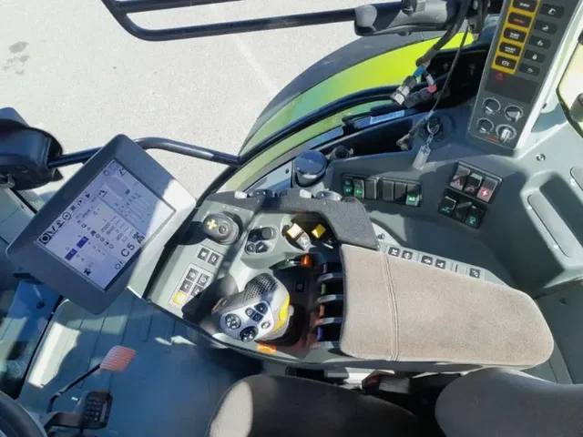 Occasion Claas ARION650 à ANTIGNY chez Groupe OUVRARD