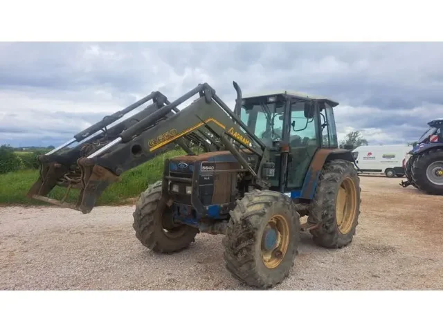 Occasion Ford 5640 SLE à ANTIGNY chez Groupe OUVRARD