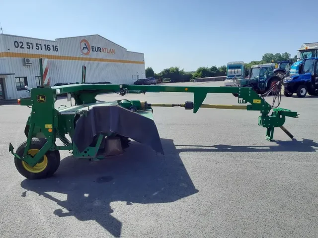 Occasion John Deere 1365 à ANTIGNY chez Groupe OUVRARD