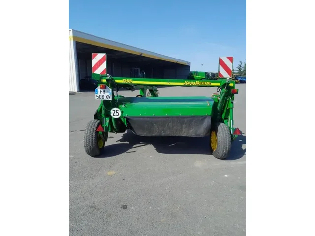 Occasion John Deere 1365 à ANTIGNY chez Groupe OUVRARD