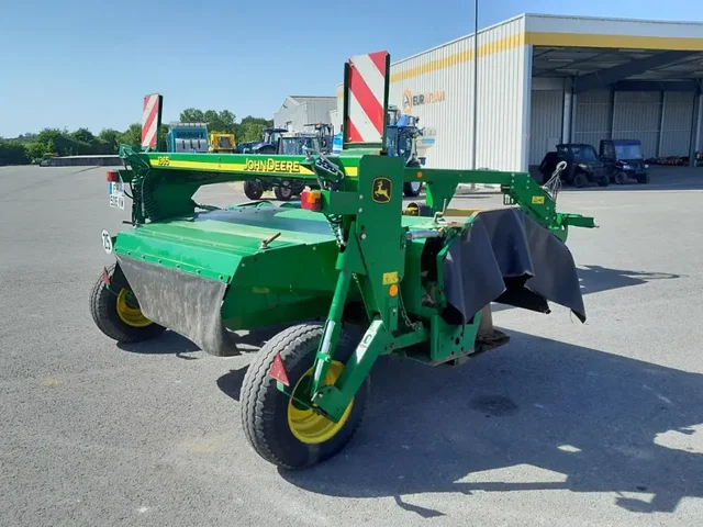 Occasion John Deere 1365 à ANTIGNY chez Groupe OUVRARD