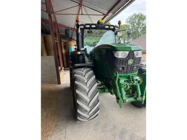 Occasion John Deere 6150R à ANTIGNY chez Groupe OUVRARD