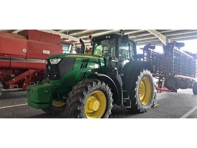 Occasion John Deere 6195M à ANTIGNY chez Groupe OUVRARD