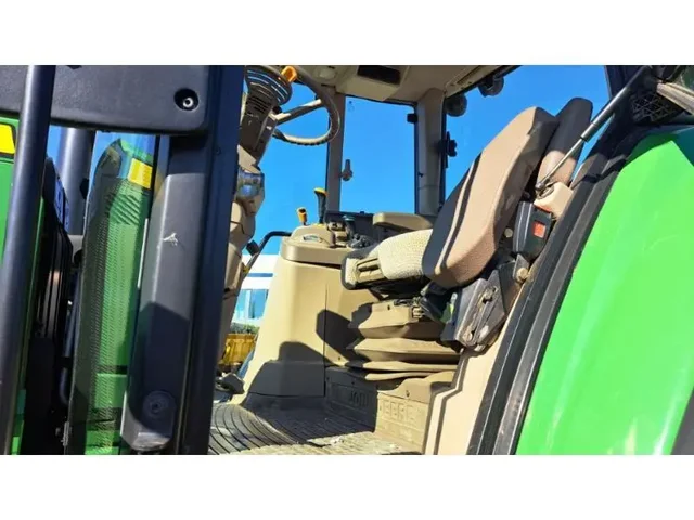 Occasion John Deere 6195M à ANTIGNY chez Groupe OUVRARD