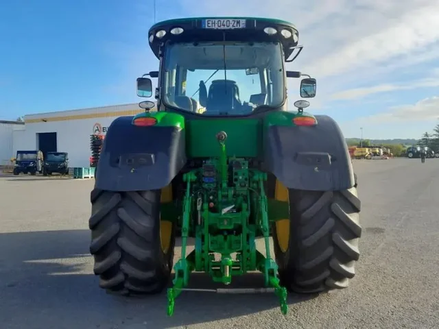 Occasion John Deere 7250R à ANTIGNY chez Groupe OUVRARD