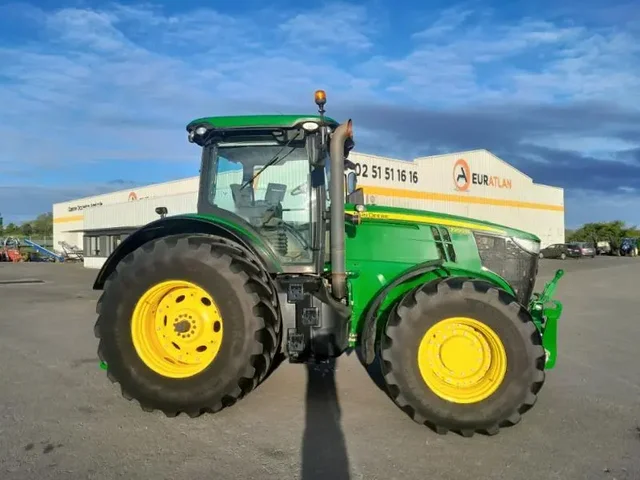 Occasion John Deere 7250R à ANTIGNY chez Groupe OUVRARD