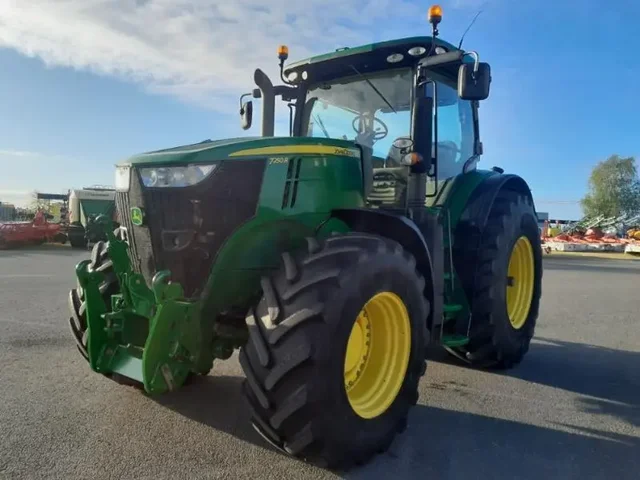 Occasion John Deere 7250R à ANTIGNY chez Groupe OUVRARD