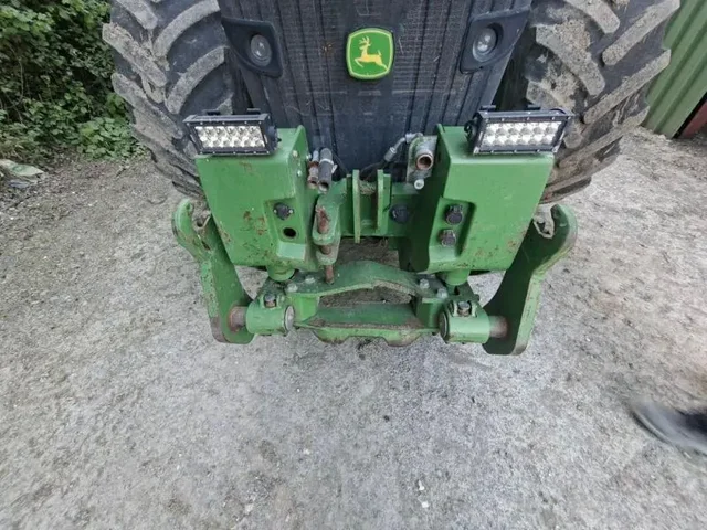 Occasion John Deere 8320R à ANTIGNY chez Groupe OUVRARD