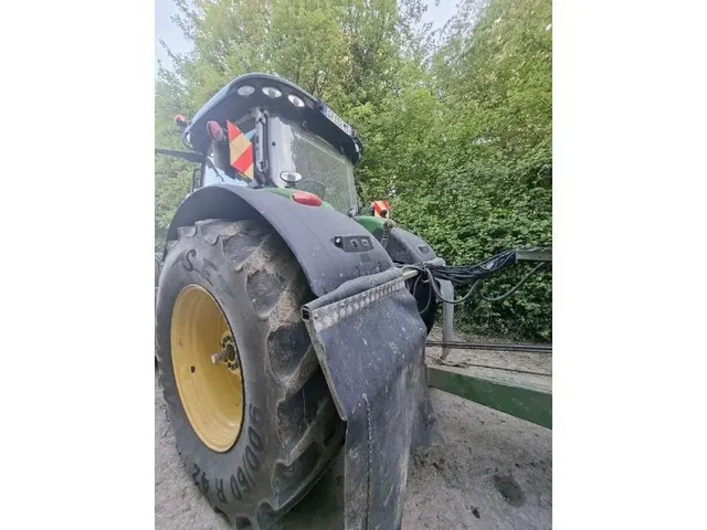 Occasion John Deere 8320R à ANTIGNY chez Groupe OUVRARD