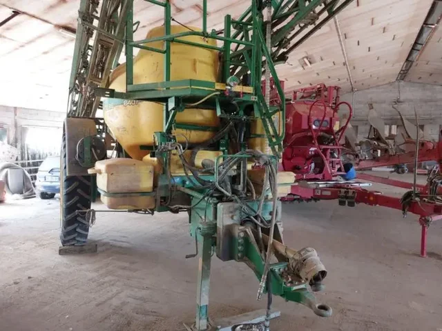 Occasion John Deere 840I à ANTIGNY chez Groupe OUVRARD