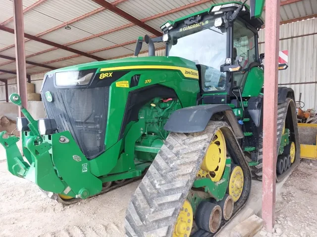 Occasion John Deere 8RX370 à ANTIGNY chez Groupe OUVRARD
