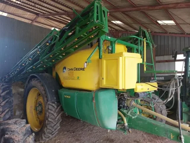 Occasion John Deere M740I à ANTIGNY chez Groupe OUVRARD