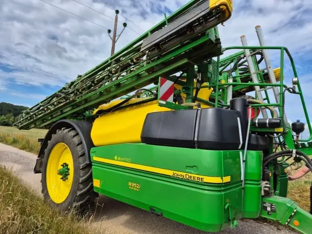 Occasion John Deere R952I à ANTIGNY chez Groupe OUVRARD