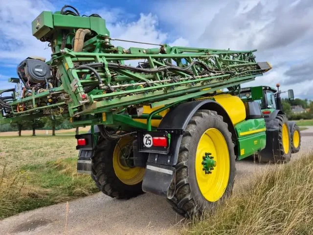 Occasion John Deere R952I à ANTIGNY chez Groupe OUVRARD