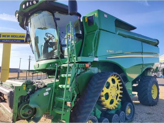 Occasion John Deere S780I à ANTIGNY chez Groupe OUVRARD