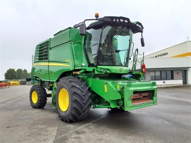Occasion John Deere T550 à ANTIGNY chez Groupe OUVRARD