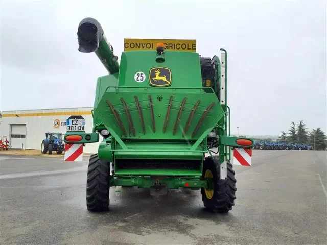 Occasion John Deere T550 à ANTIGNY chez Groupe OUVRARD