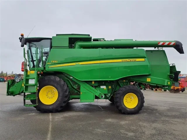Occasion John Deere T550 à ANTIGNY chez Groupe OUVRARD