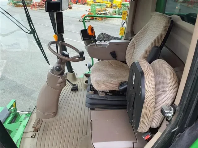 Occasion John Deere T550 à ANTIGNY chez Groupe OUVRARD