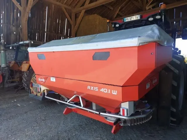 Occasion Kuhn AXIS40-1W à ANTIGNY chez Groupe OUVRARD