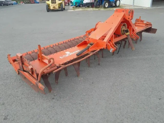 Occasion Kuhn HR4001D à ANTIGNY chez Groupe OUVRARD