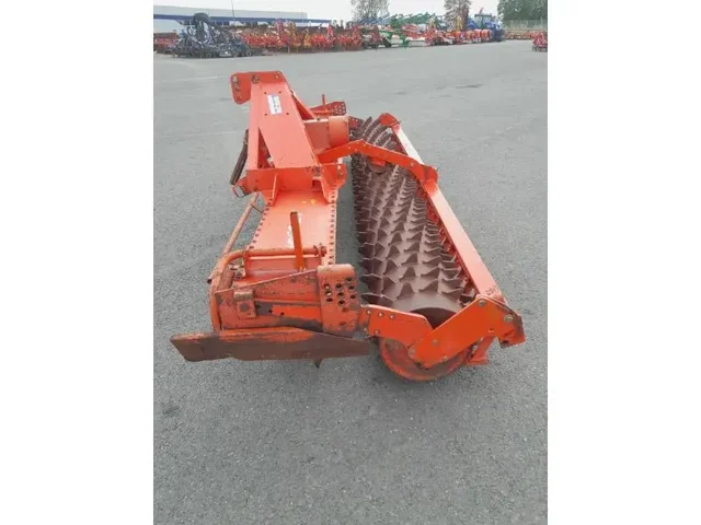 Occasion Kuhn HR4001D à ANTIGNY chez Groupe OUVRARD