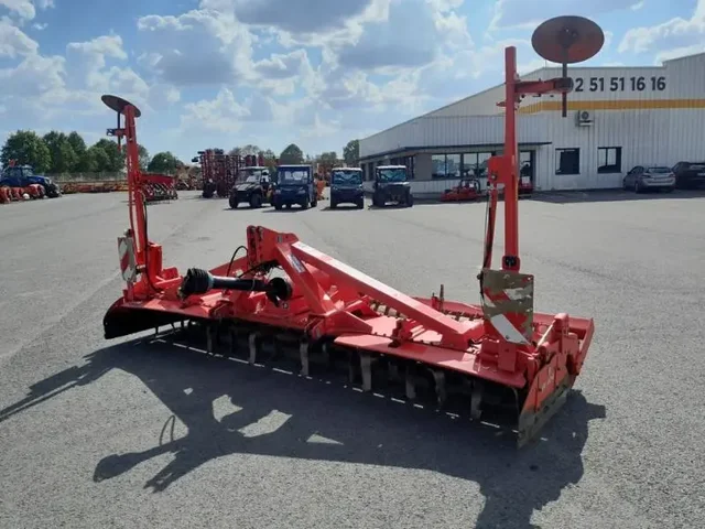 Occasion Kuhn HR404D à ANTIGNY chez Groupe OUVRARD