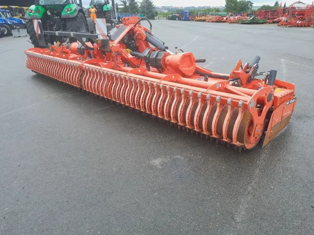 Occasion Kuhn HR7040R à ANTIGNY chez Groupe OUVRARD