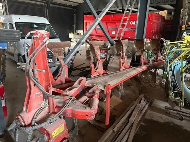 Occasion Kuhn VM120 à ANTIGNY chez Groupe OUVRARD