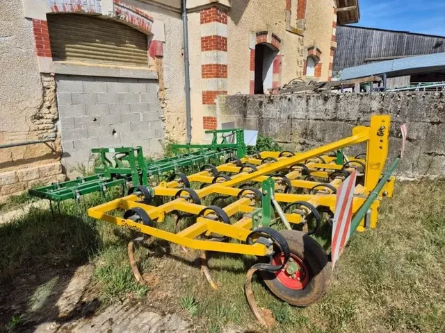 Occasion Lachaud STRUCTUS à ANTIGNY chez Groupe OUVRARD