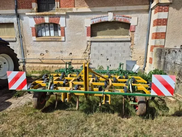 Occasion Lachaud STRUCTUS à ANTIGNY chez Groupe OUVRARD