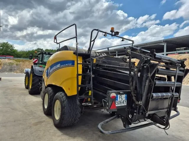 Occasion New Holland BB1290PLUS à ANTIGNY chez Groupe OUVRARD