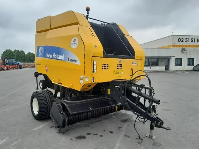 Occasion New Holland BR7070 à ANTIGNY chez Groupe OUVRARD
