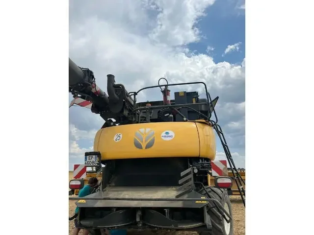 Occasion New Holland CR10-90ST à ANTIGNY chez Groupe OUVRARD