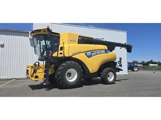 Occasion New Holland CR8-80 à ANTIGNY chez Groupe OUVRARD