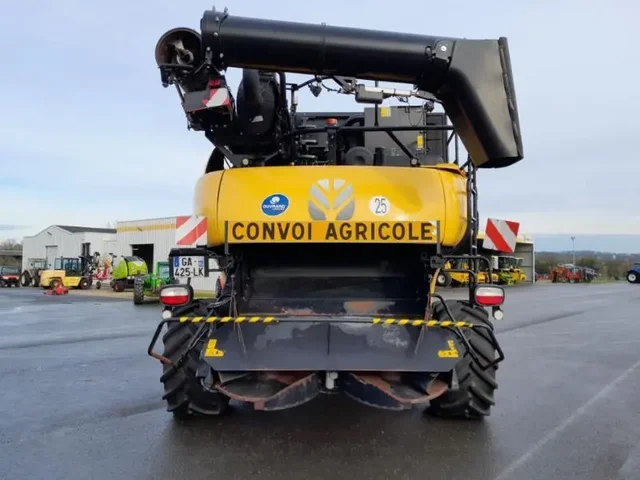 Occasion New Holland CR9-90ST à ANTIGNY chez Groupe OUVRARD