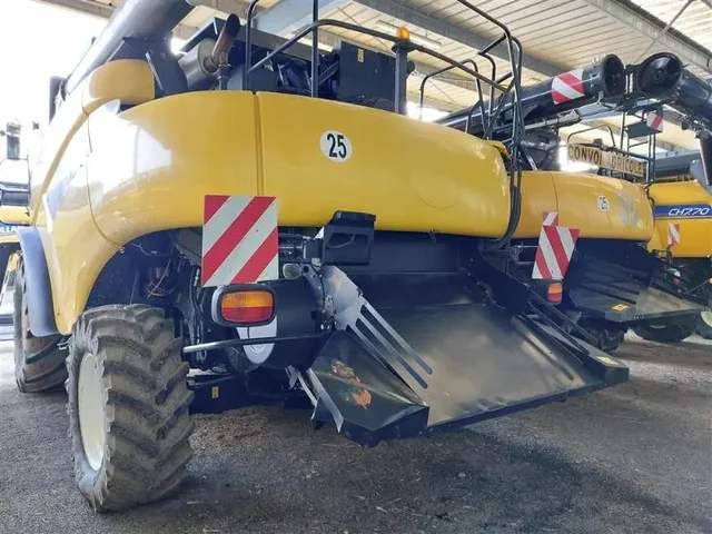 Occasion New Holland CR9060 à ANTIGNY chez Groupe OUVRARD