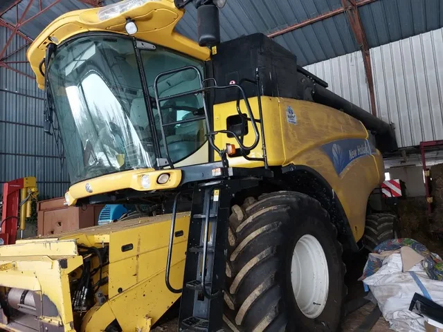 Occasion New Holland CR9060 à ANTIGNY chez Groupe OUVRARD