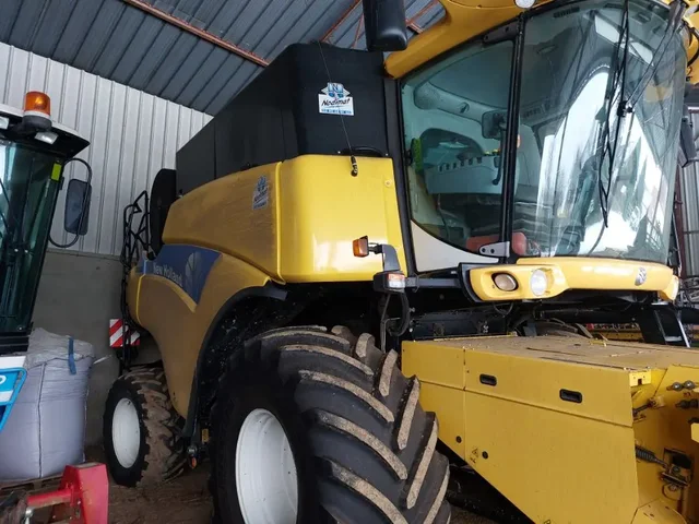 Occasion New Holland CR9060 à ANTIGNY chez Groupe OUVRARD