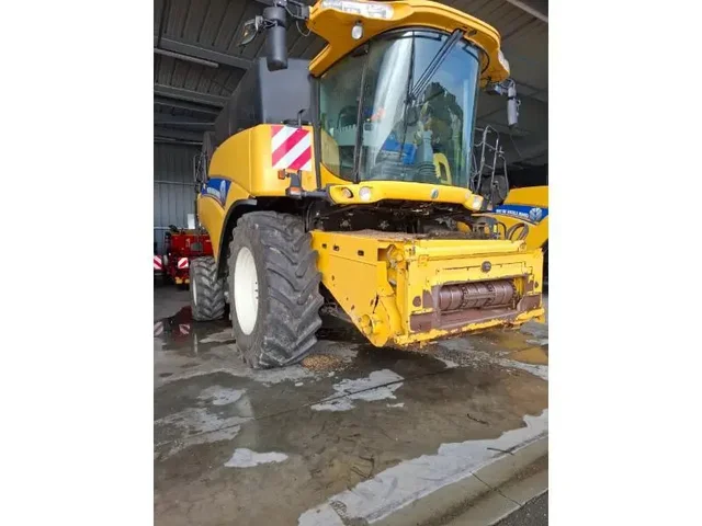 Occasion New Holland CR9070 à ANTIGNY chez Groupe OUVRARD