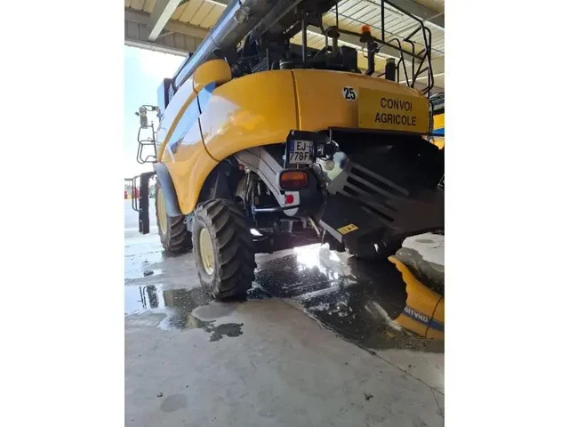 Occasion New Holland CR9070 à ANTIGNY chez Groupe OUVRARD