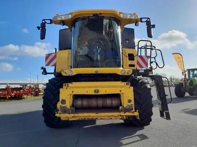 Occasion New Holland CR9080 à ANTIGNY chez Groupe OUVRARD