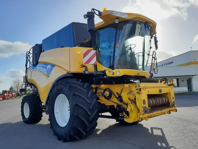 Occasion New Holland CR9080 à ANTIGNY chez Groupe OUVRARD