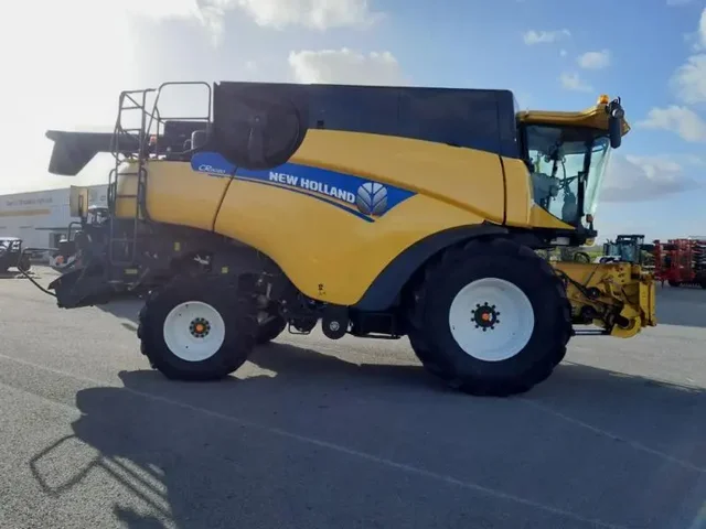 Occasion New Holland CR9080 à ANTIGNY chez Groupe OUVRARD