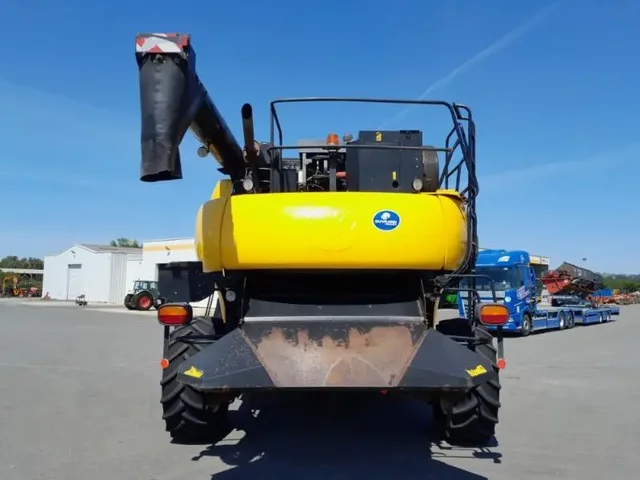 Occasion New Holland CR980 à ANTIGNY chez Groupe OUVRARD
