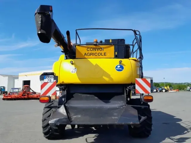 Occasion New Holland CR980 à ANTIGNY chez Groupe OUVRARD