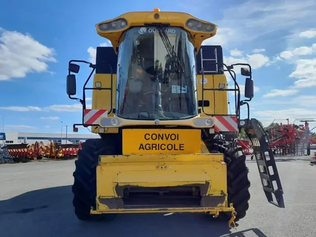 Occasion New Holland CS540RS à ANTIGNY chez Groupe OUVRARD