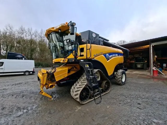 Occasion New Holland CX8080 à ANTIGNY chez Groupe OUVRARD