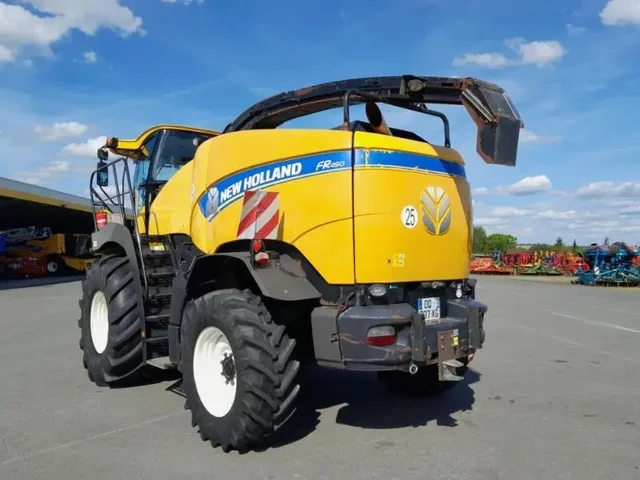Occasion New Holland FR450 à ANTIGNY chez Groupe OUVRARD